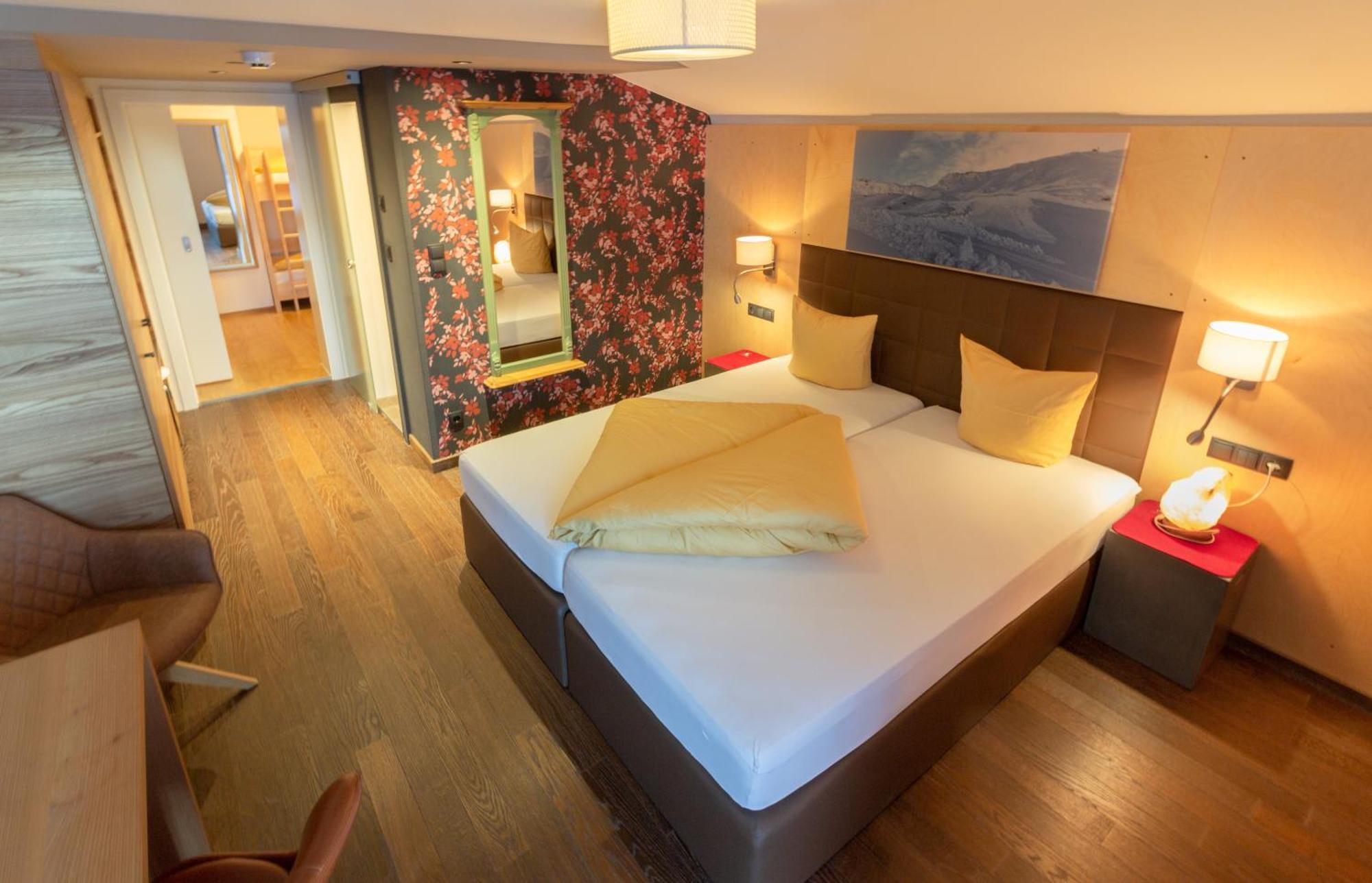 Wohlfuehlhotel Hubertushof Stuben am Arlberg Eksteriør billede